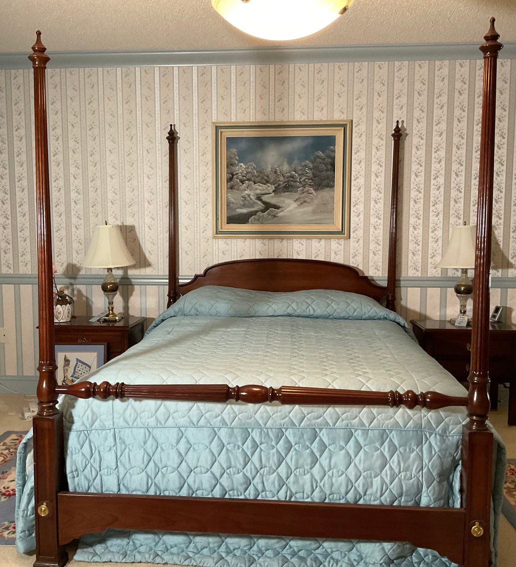 Image for Thomasville Queen Poster Bed