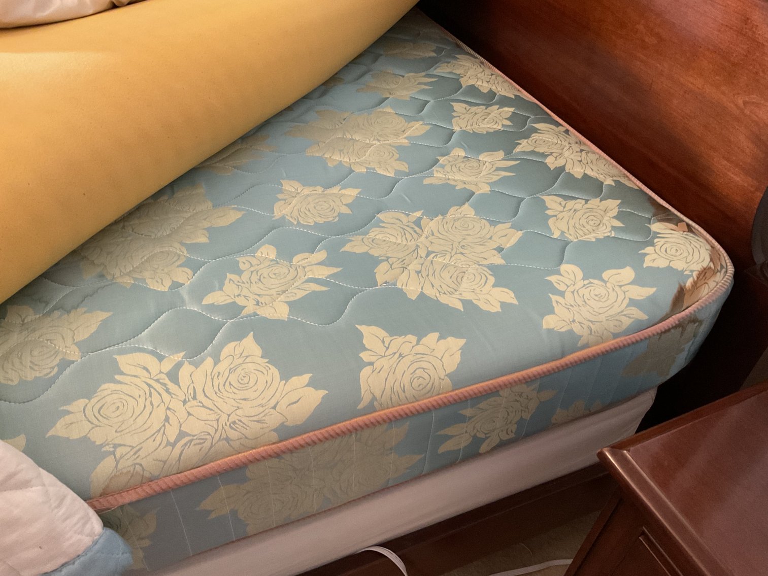 Image for Thomasville Queen Poster Bed