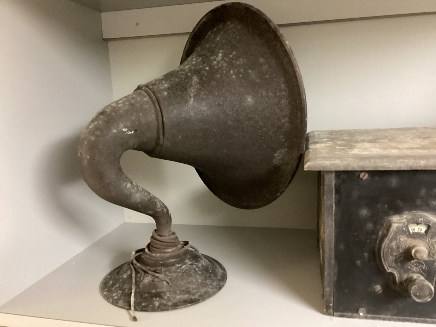 Image for Vintage Radio and Speaker