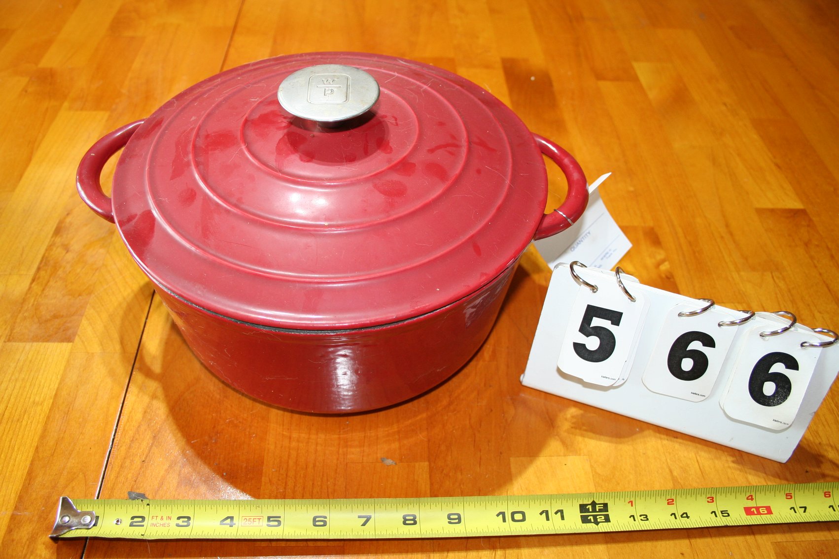 Image for Vintage Enameled Cast Iron Dutch Oven