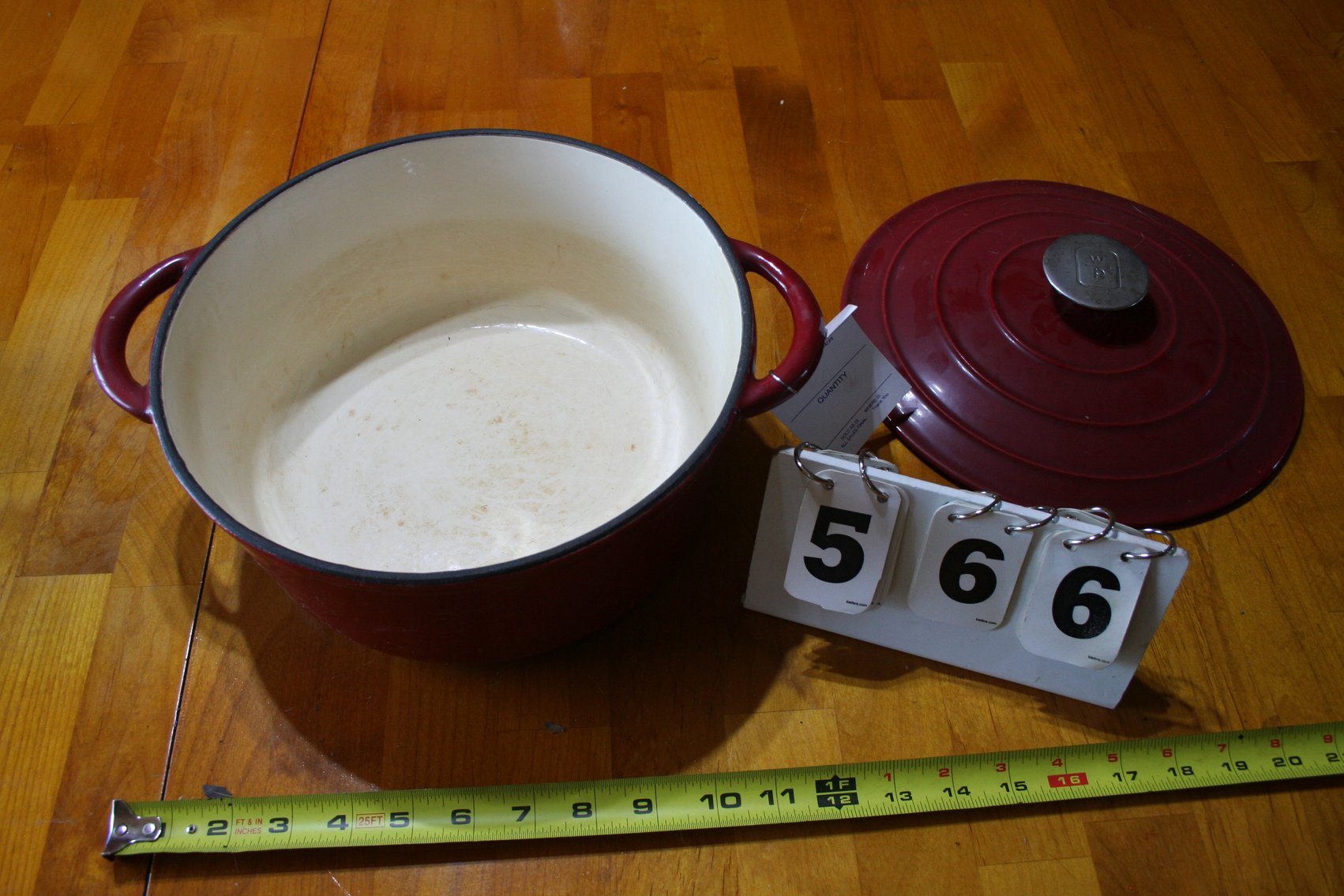 Image for Vintage Enameled Cast Iron Dutch Oven