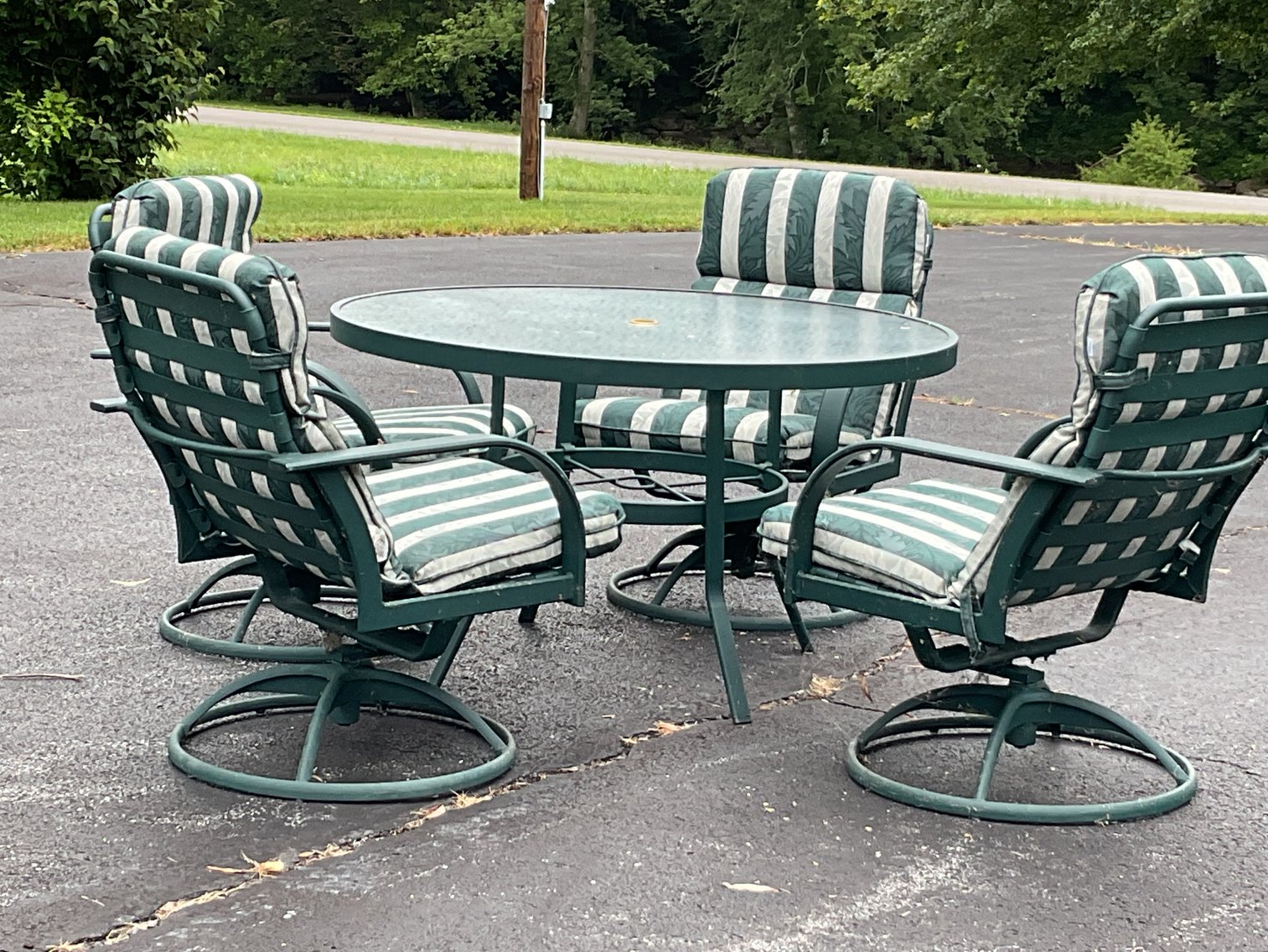 Image for Picnic Table with 4 Chairs