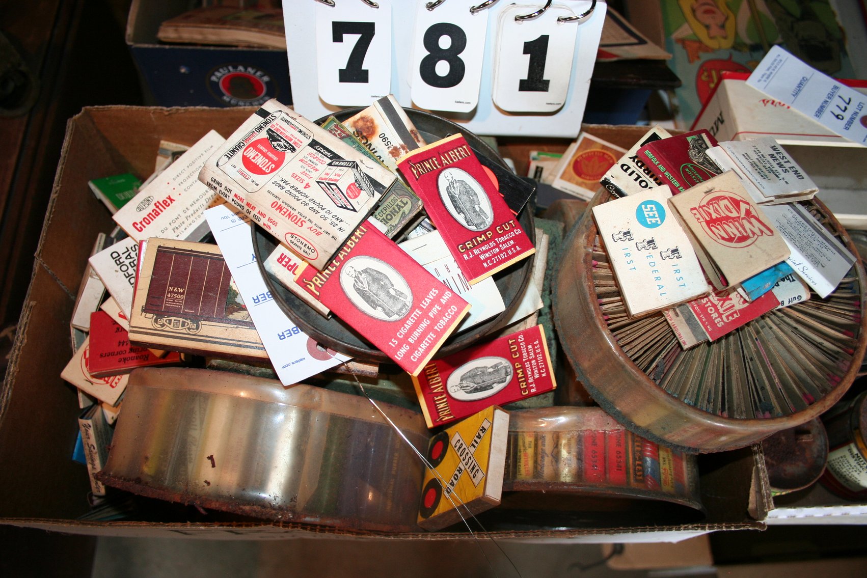 Image for 100's of Vintage Match Book Collection