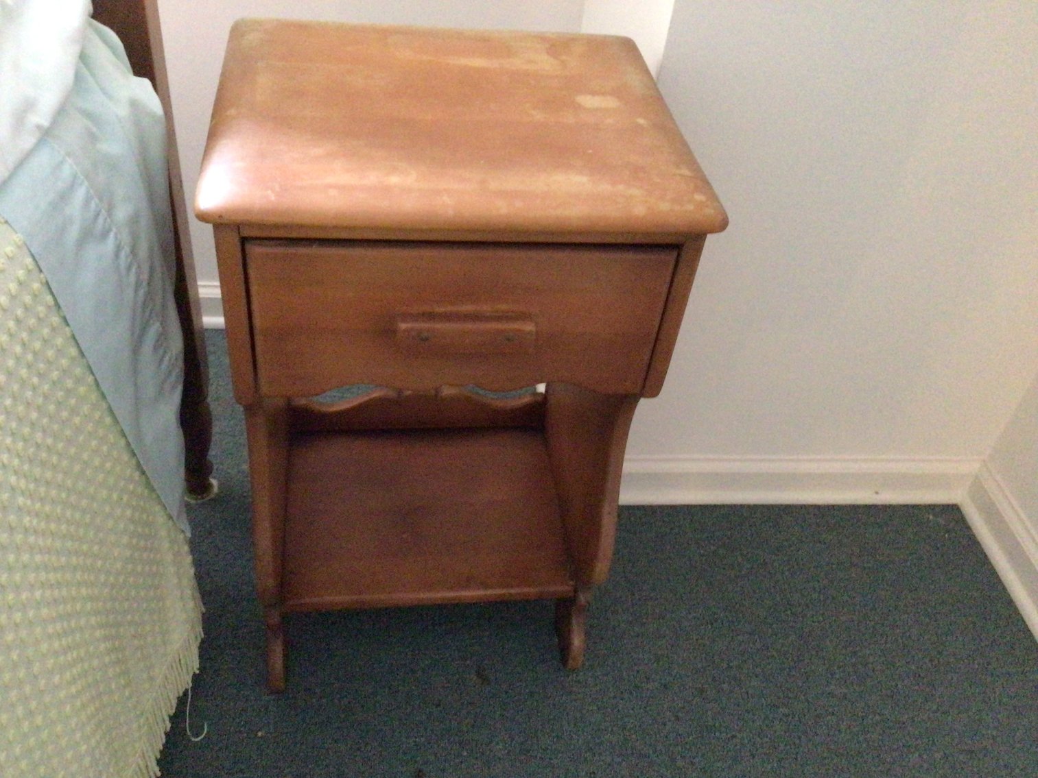 Image for 4-Piece Maple Bedroom Suite + Accessories