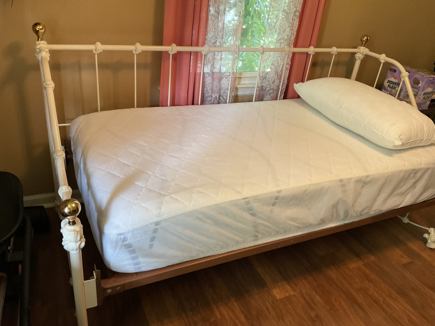 Image for Metal Frame Day Bed