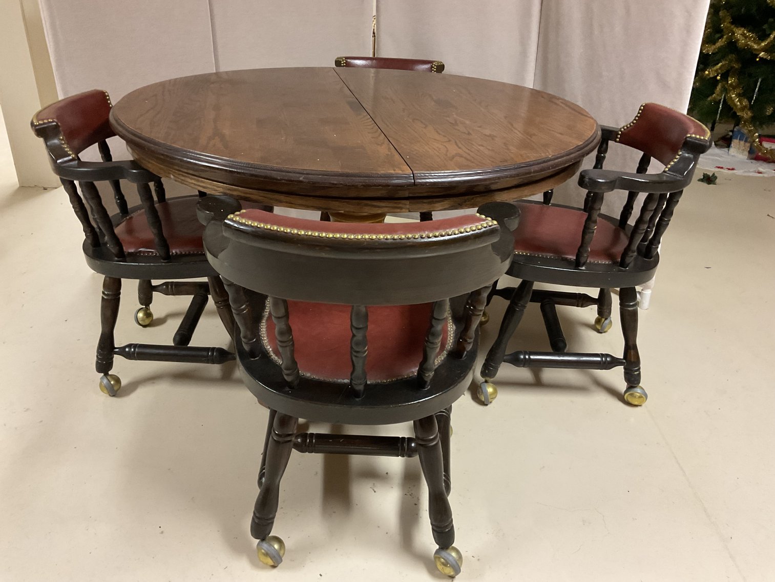 Image for Oak Dining Table with 4 Roller Chairs