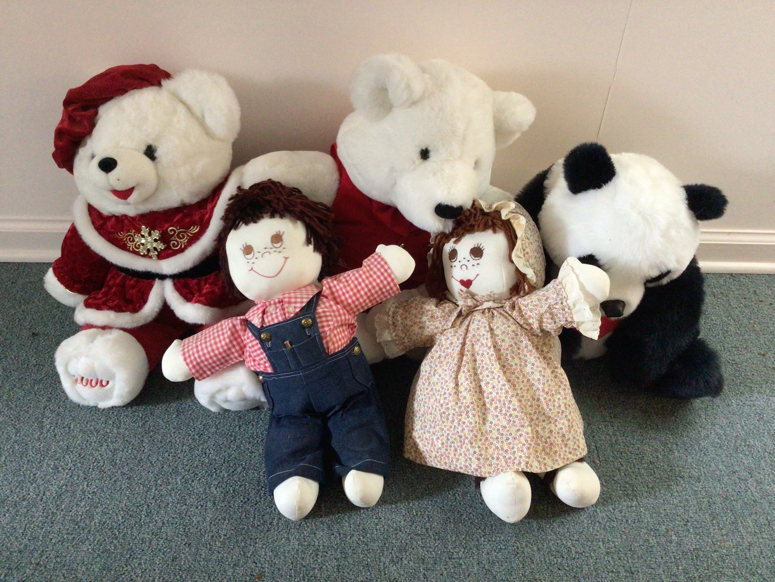 Image for Raggedy Ann & Andy Dolls + 3 Bears