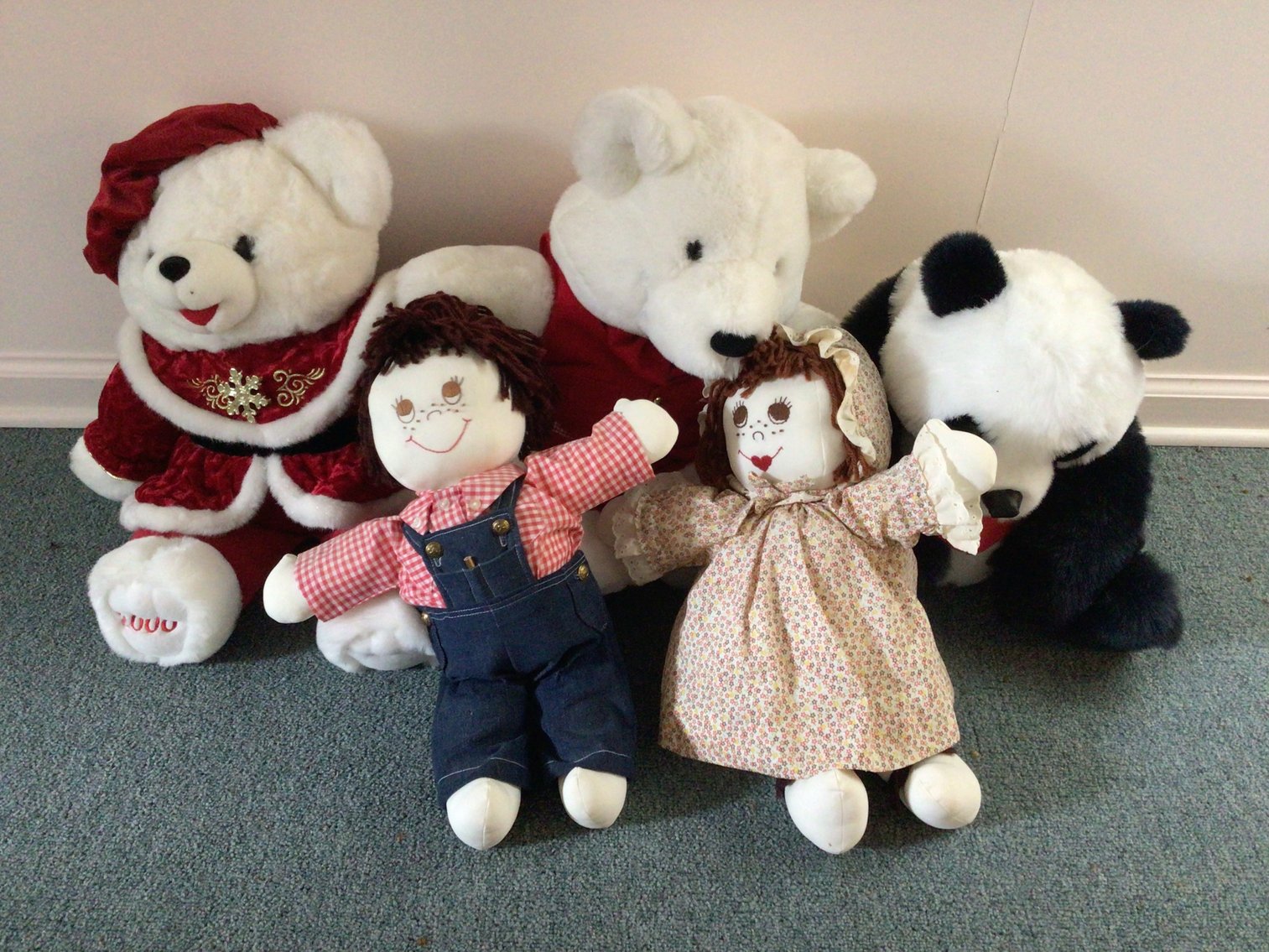 Image for Raggedy Ann & Andy Dolls + 3 Bears