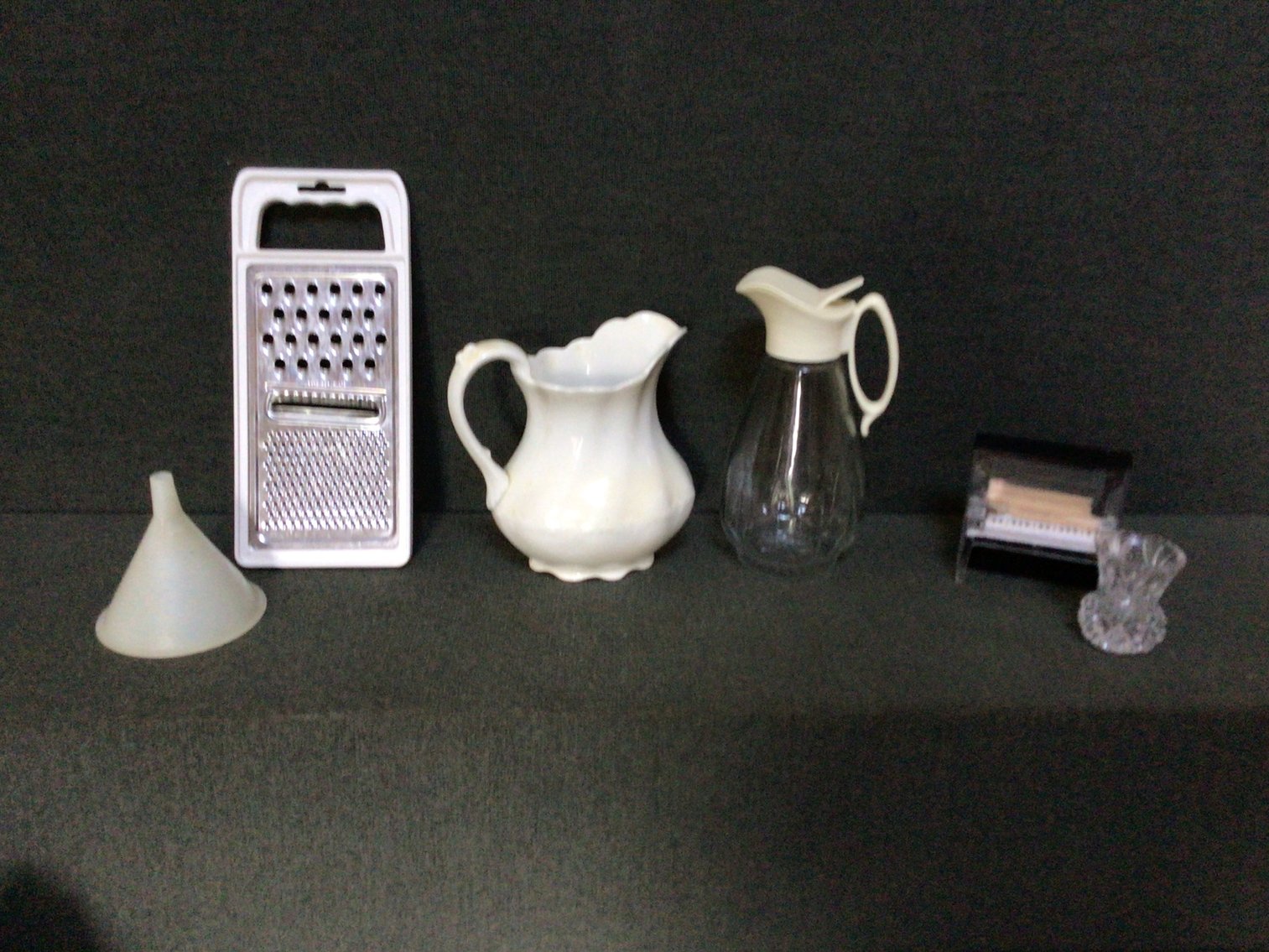 Image for Bowls, Salt/Pepper Shakers and Kitchen Items