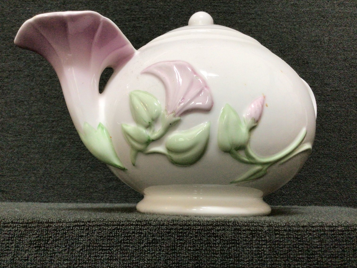 Image for Large Urn/Vase and 2 Small Teapots