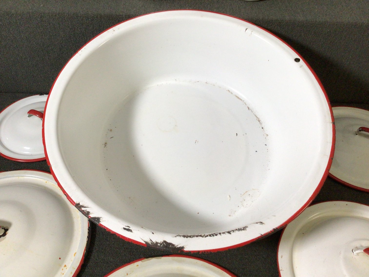 Image for Enamelware with Extra Lids and Bonus