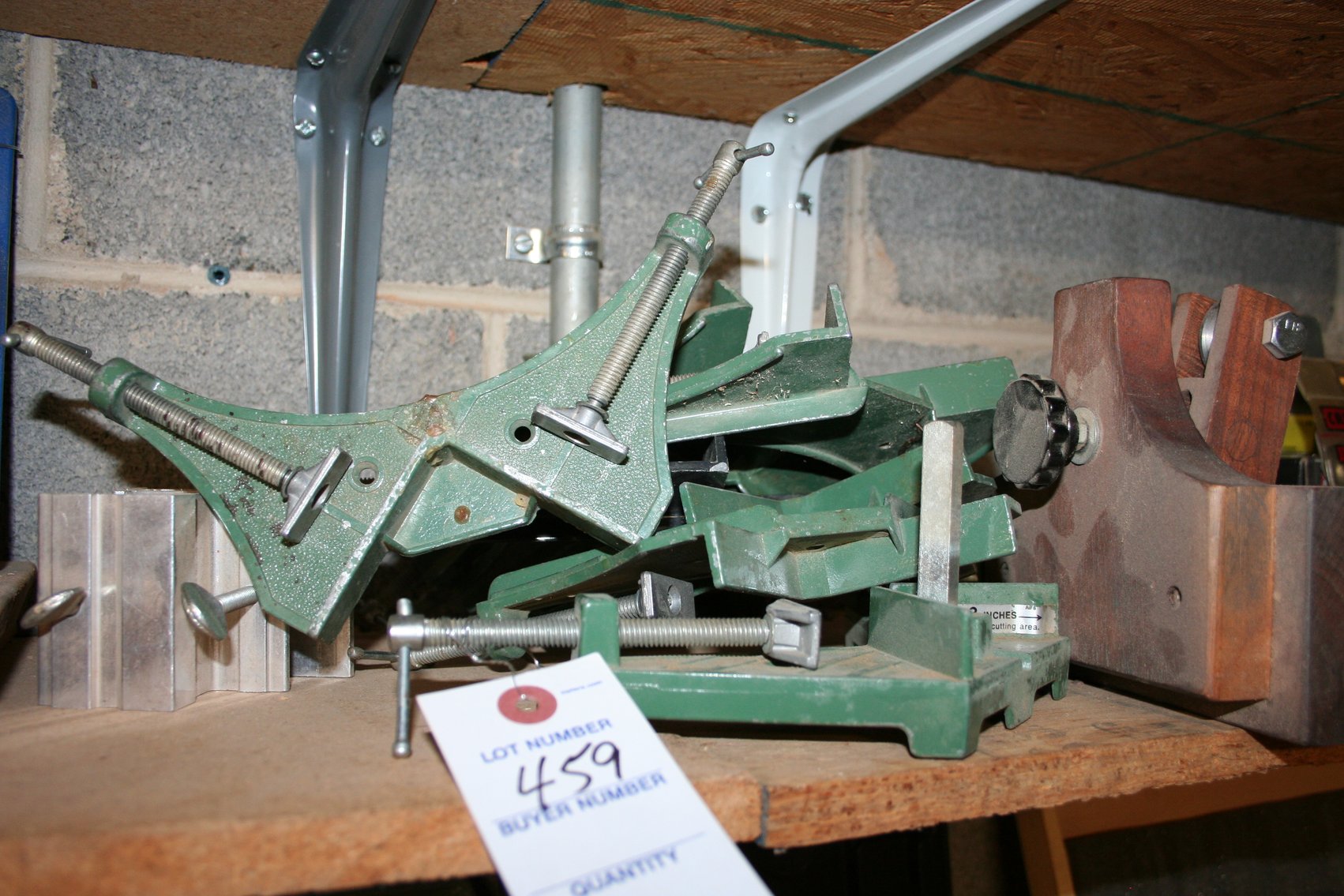 Image for Corner Wood Vise's (10)