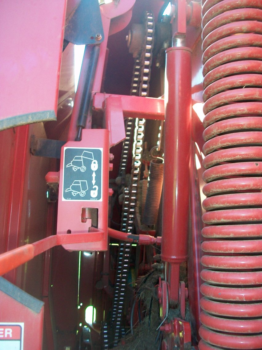 Image for 2013 New Holland Round Baler-Silage Special