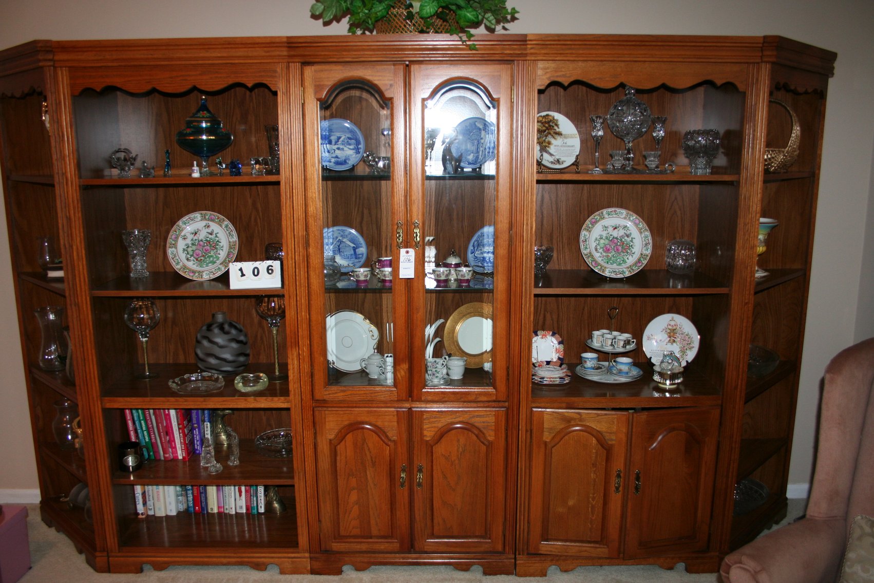 Image for Solid oak lighted cabinet 5 pieces (Cabinet ONLY)