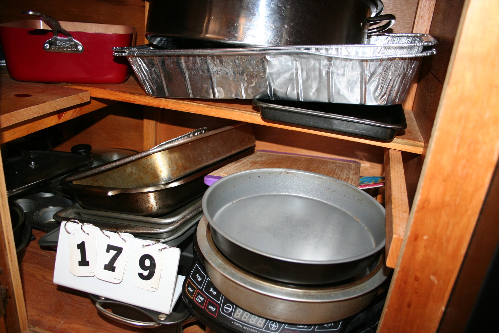 Image for Pots & pans, cooking sheet pans  (2 cabinets)