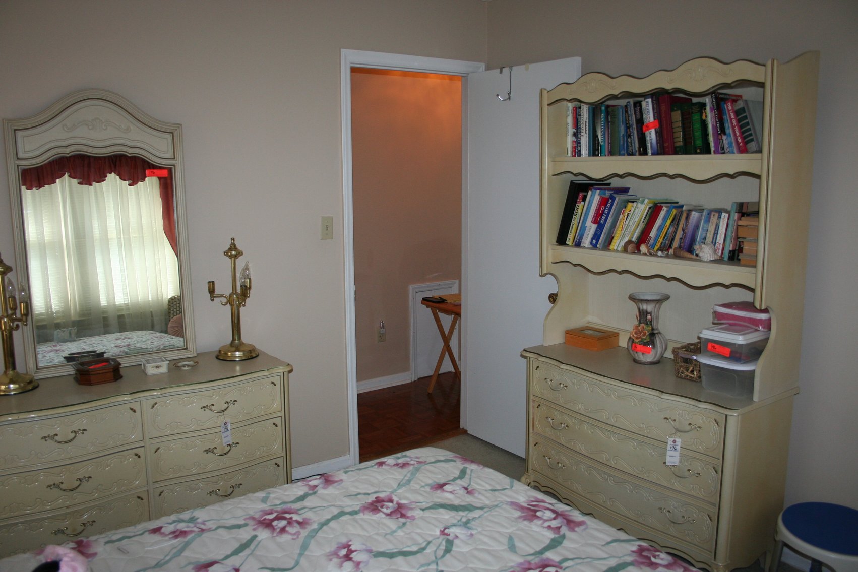 Image for Bedroom set 4 piece - Vintage hand painted