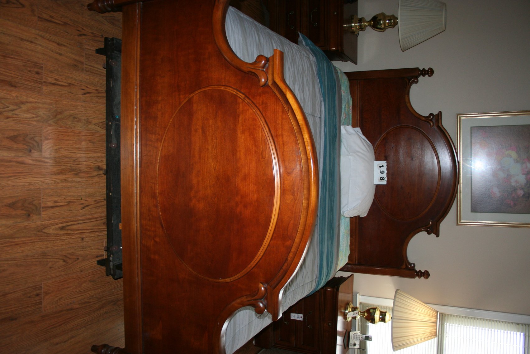 Image for Vintage Lexington Solid Wood Bedroom suite - Good Condition