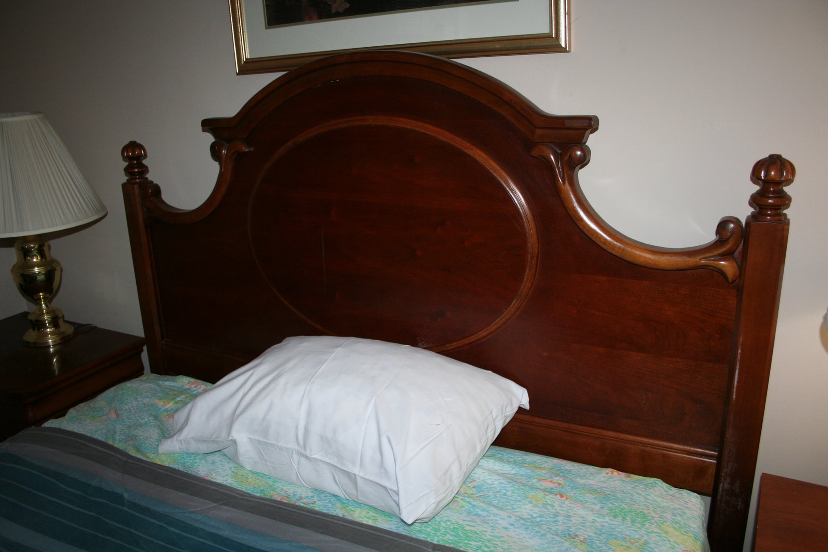 Image for Vintage Lexington Solid Wood Bedroom suite - Good Condition