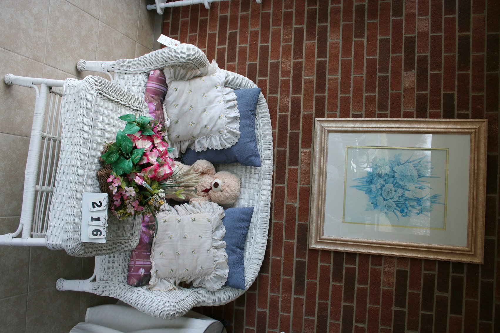 Image for Wicker set and framed floral print