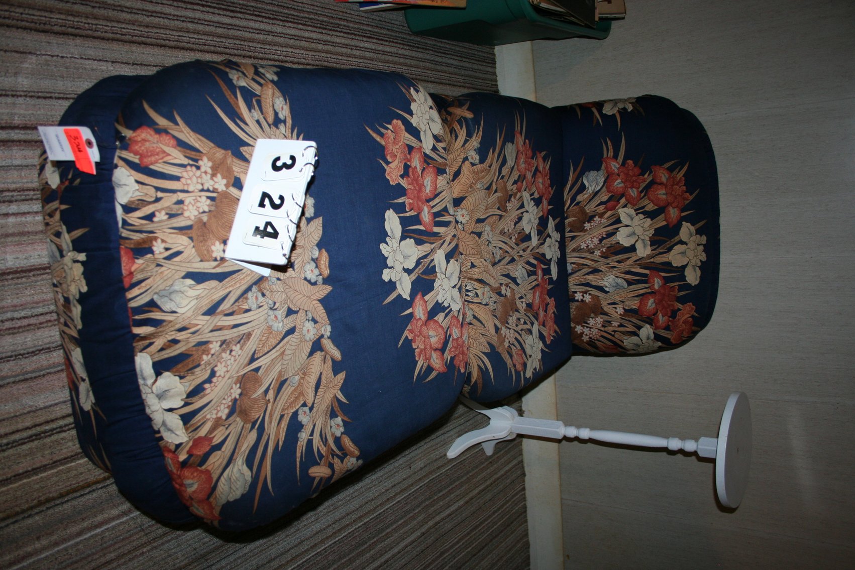 Image for Vintage Chaise Lounge Chair & Table