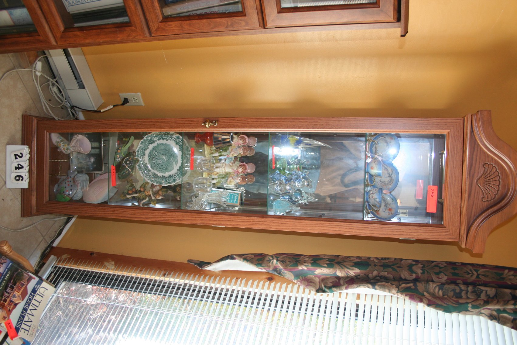 Image for Curio cabinet ONLY, light, 75