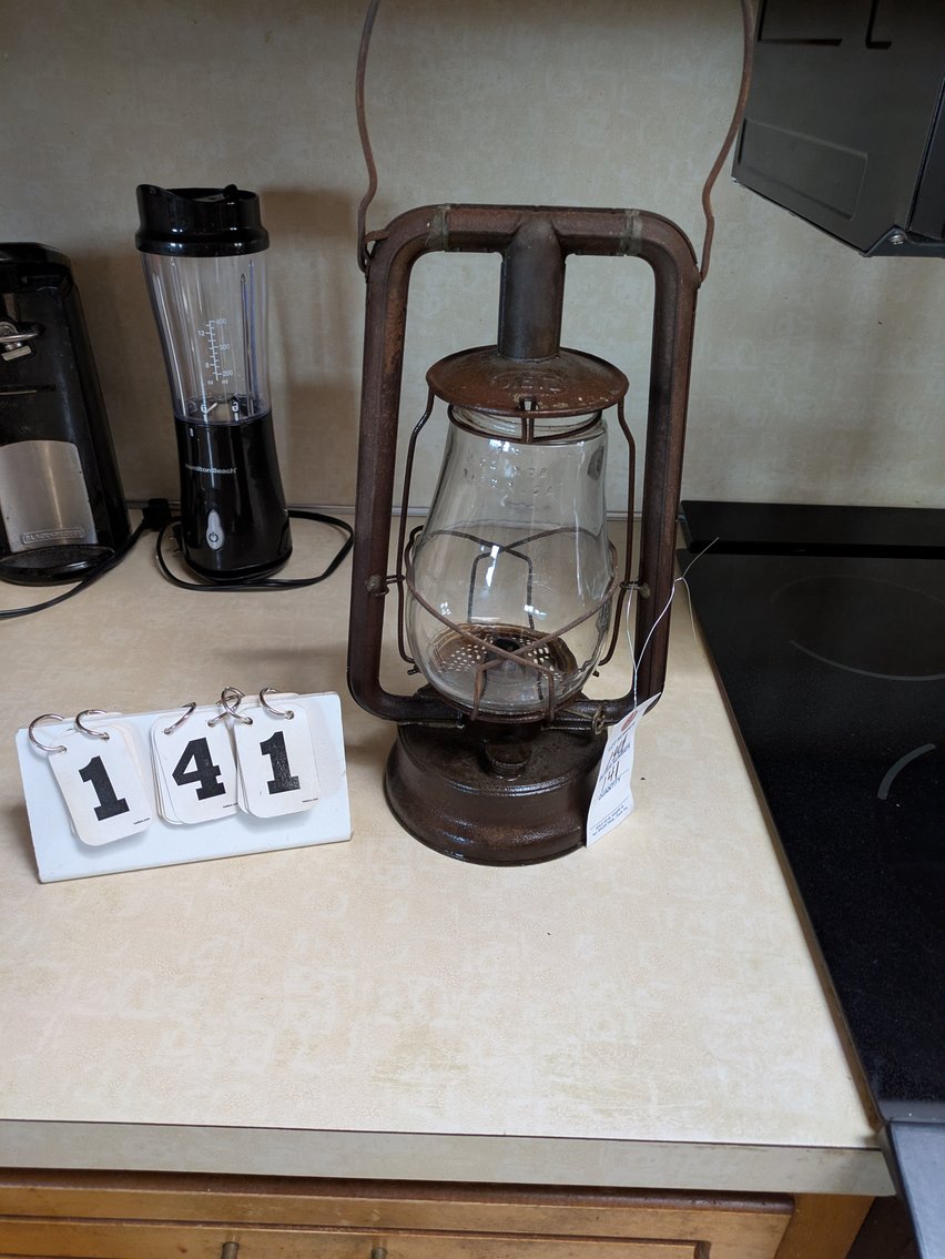 Image for Dietz Monarch Lantern all original