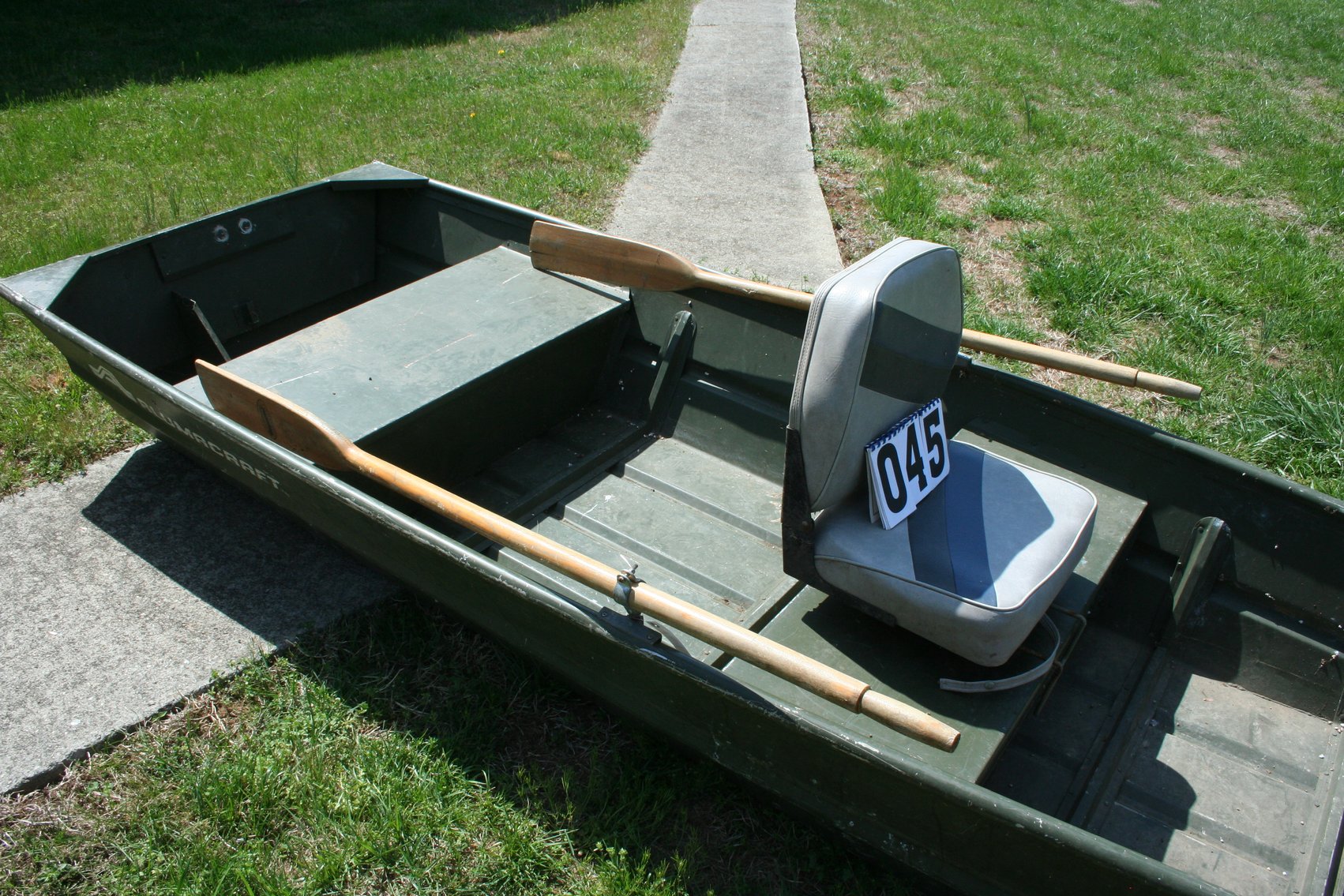 Image for Alumacraft John Boat 14 Foot, Seat & Oars