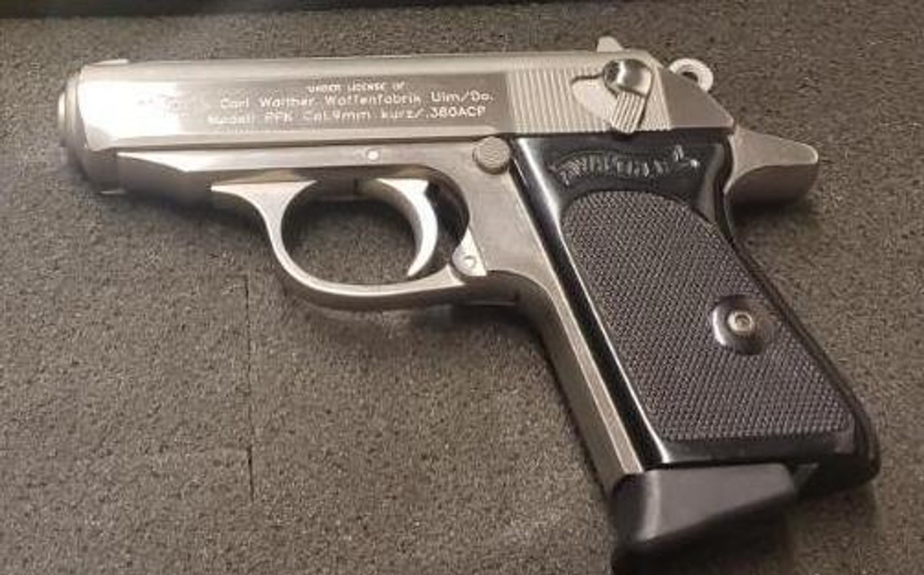 Image for 2010 Audi A4 Wagon & Firearms