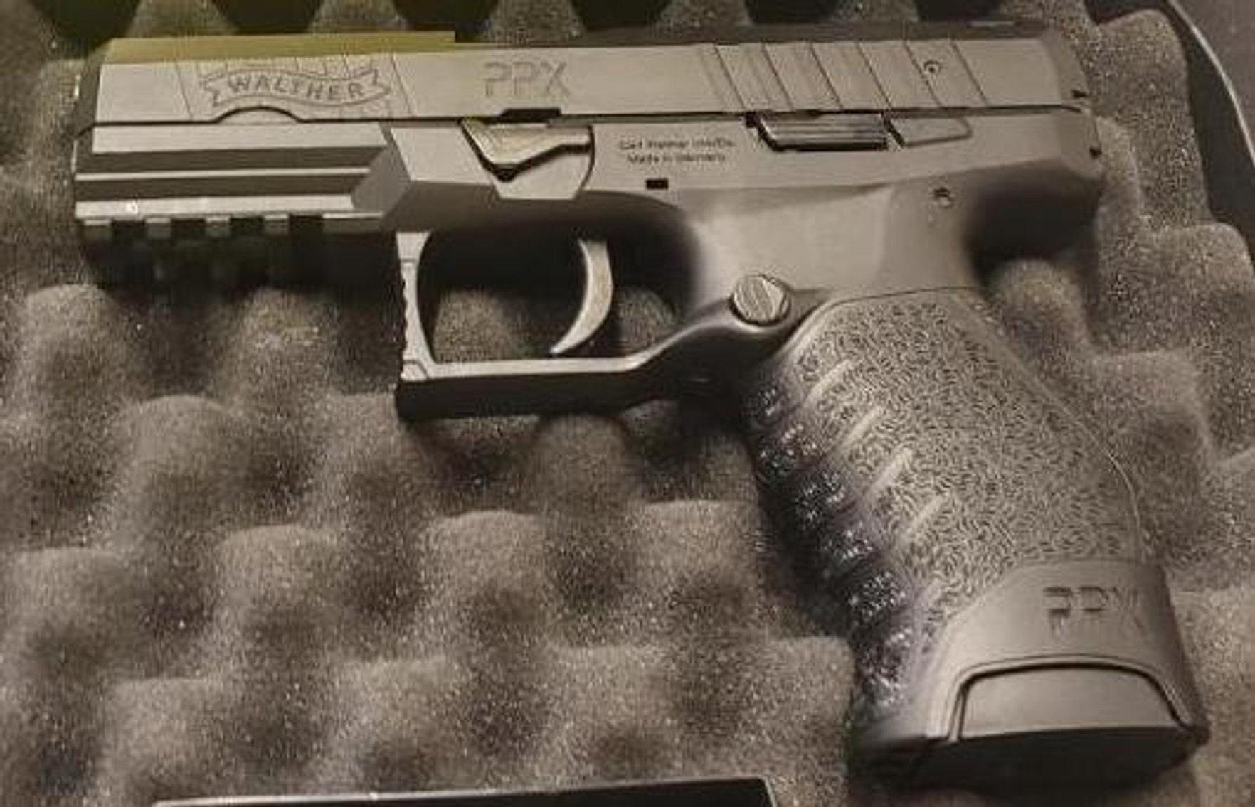 Image for 2010 Audi A4 Wagon & Firearms