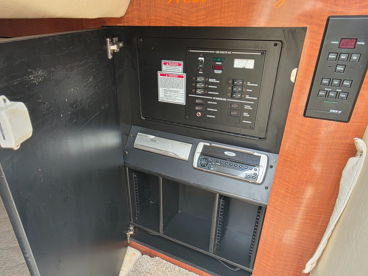 Image for 2001 Sea Ray Sundancer w/ 2024 Tarp Trailer