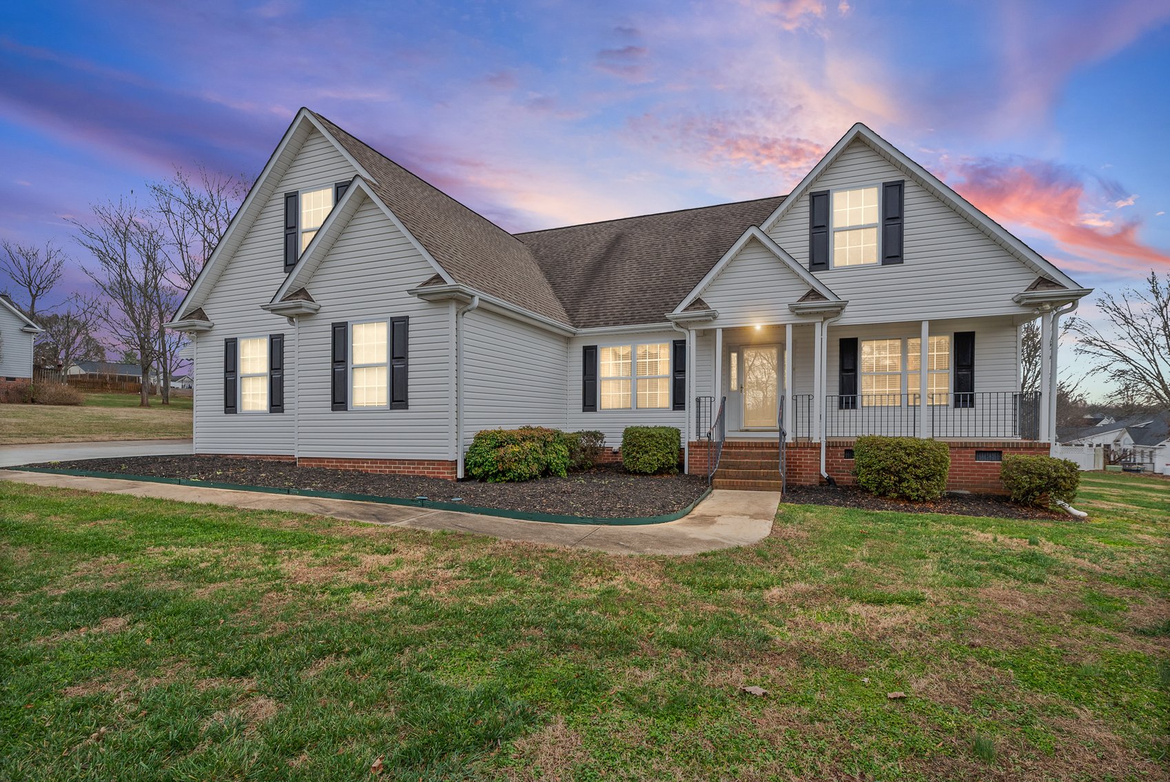 Image for 26-002_Real Estate Auction: 7 Brook Laurel Lane