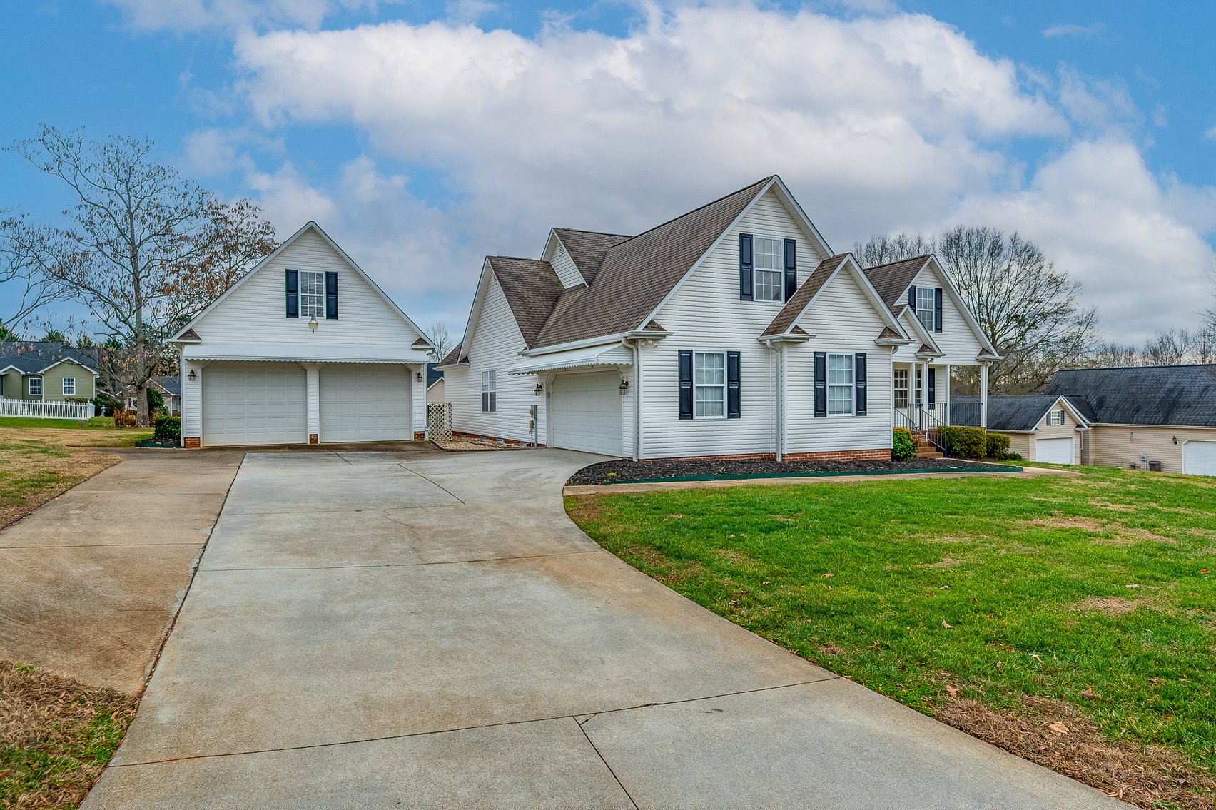 Image for 26-002_Real Estate Auction: 7 Brook Laurel Lane