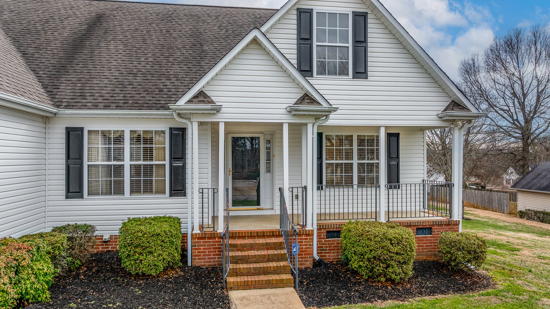 Image for 26-002_Real Estate Auction: 7 Brook Laurel Lane