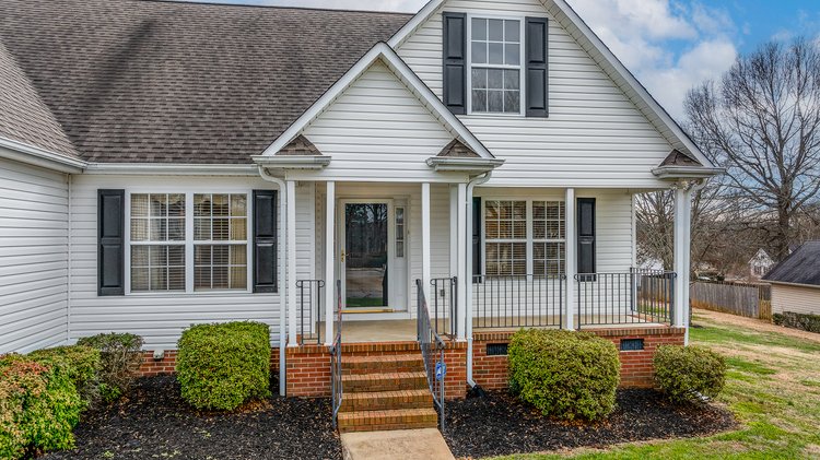 Image for 26-002_Real Estate Auction: 7 Brook Laurel Lane