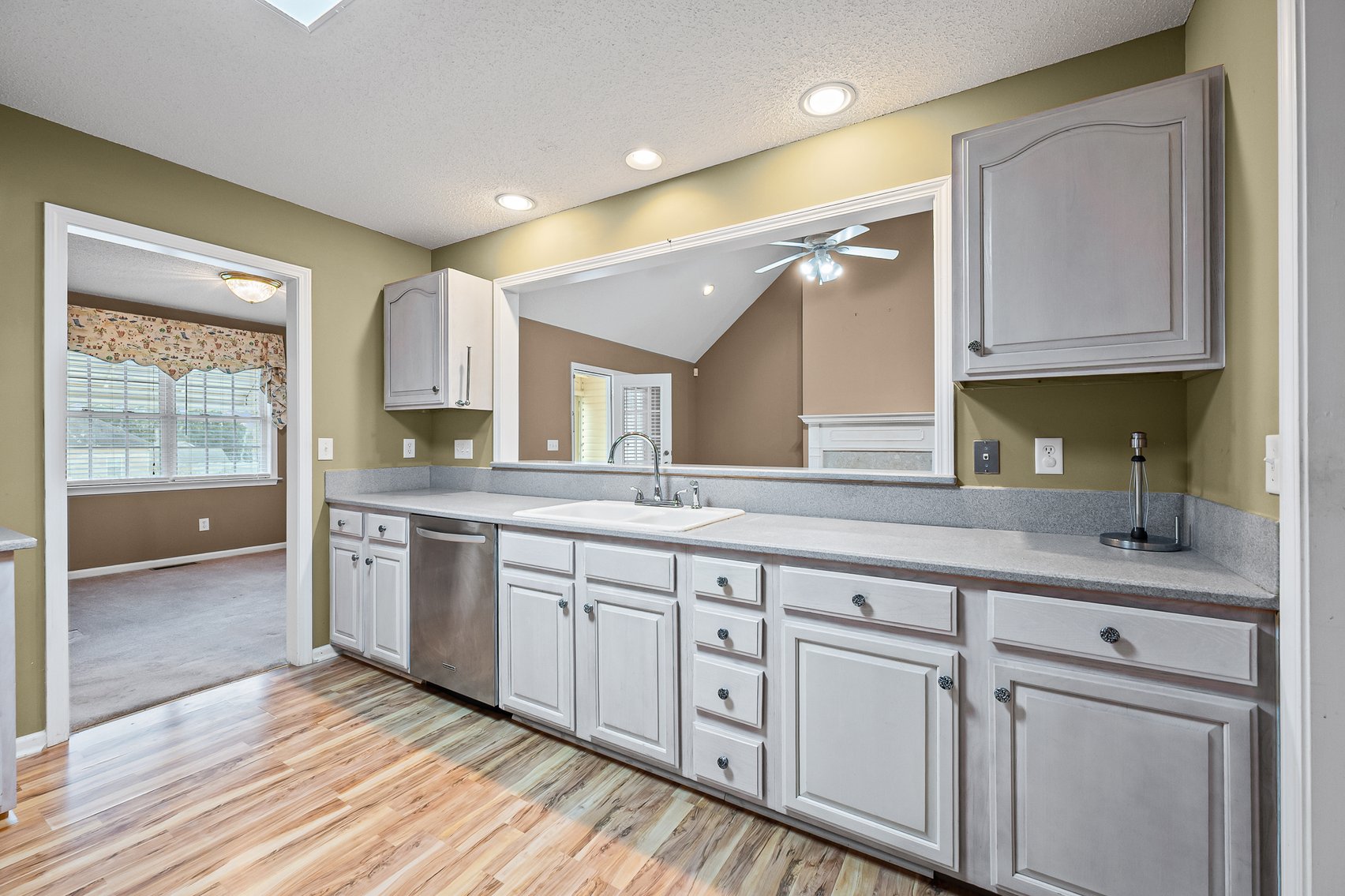 Image for 26-002_Real Estate Auction: 7 Brook Laurel Lane