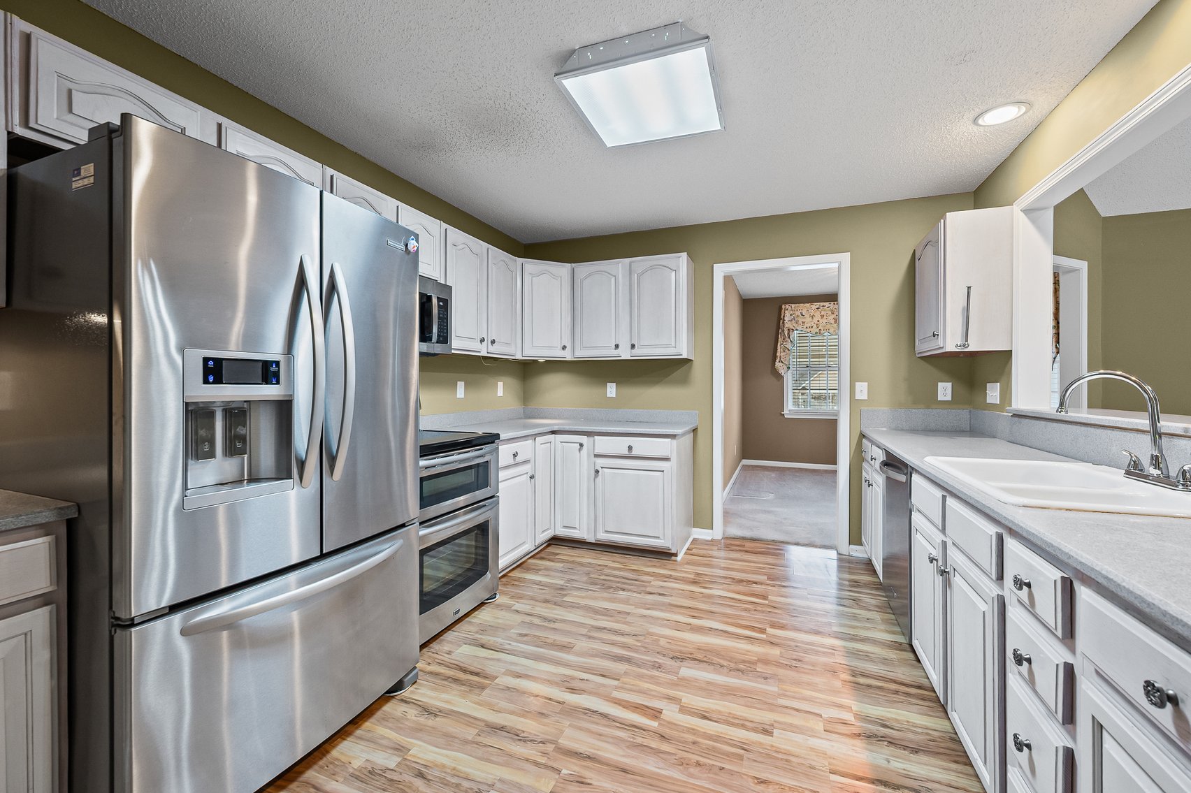 Image for 26-002_Real Estate Auction: 7 Brook Laurel Lane