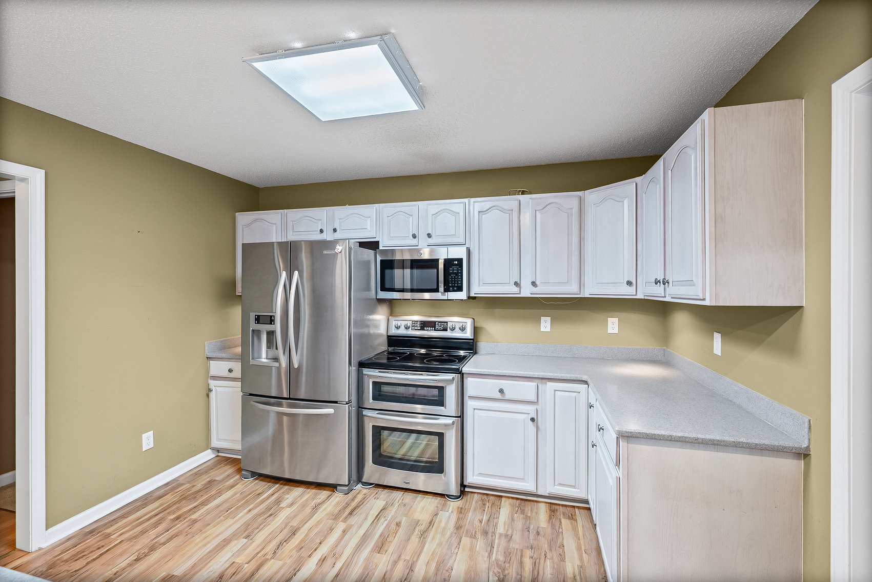 Image for 26-002_Real Estate Auction: 7 Brook Laurel Lane