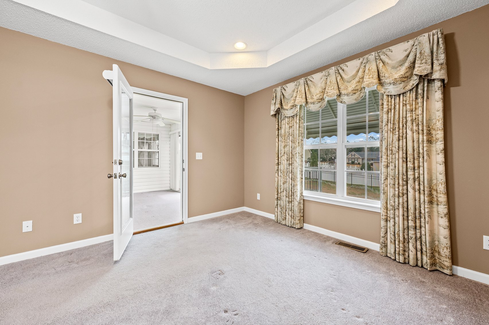 Image for 26-002_Real Estate Auction: 7 Brook Laurel Lane