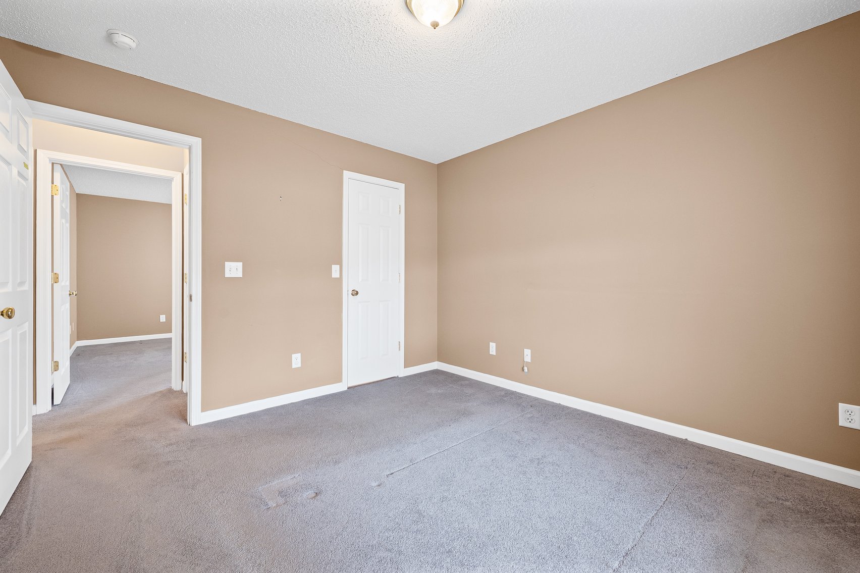 Image for 26-002_Real Estate Auction: 7 Brook Laurel Lane