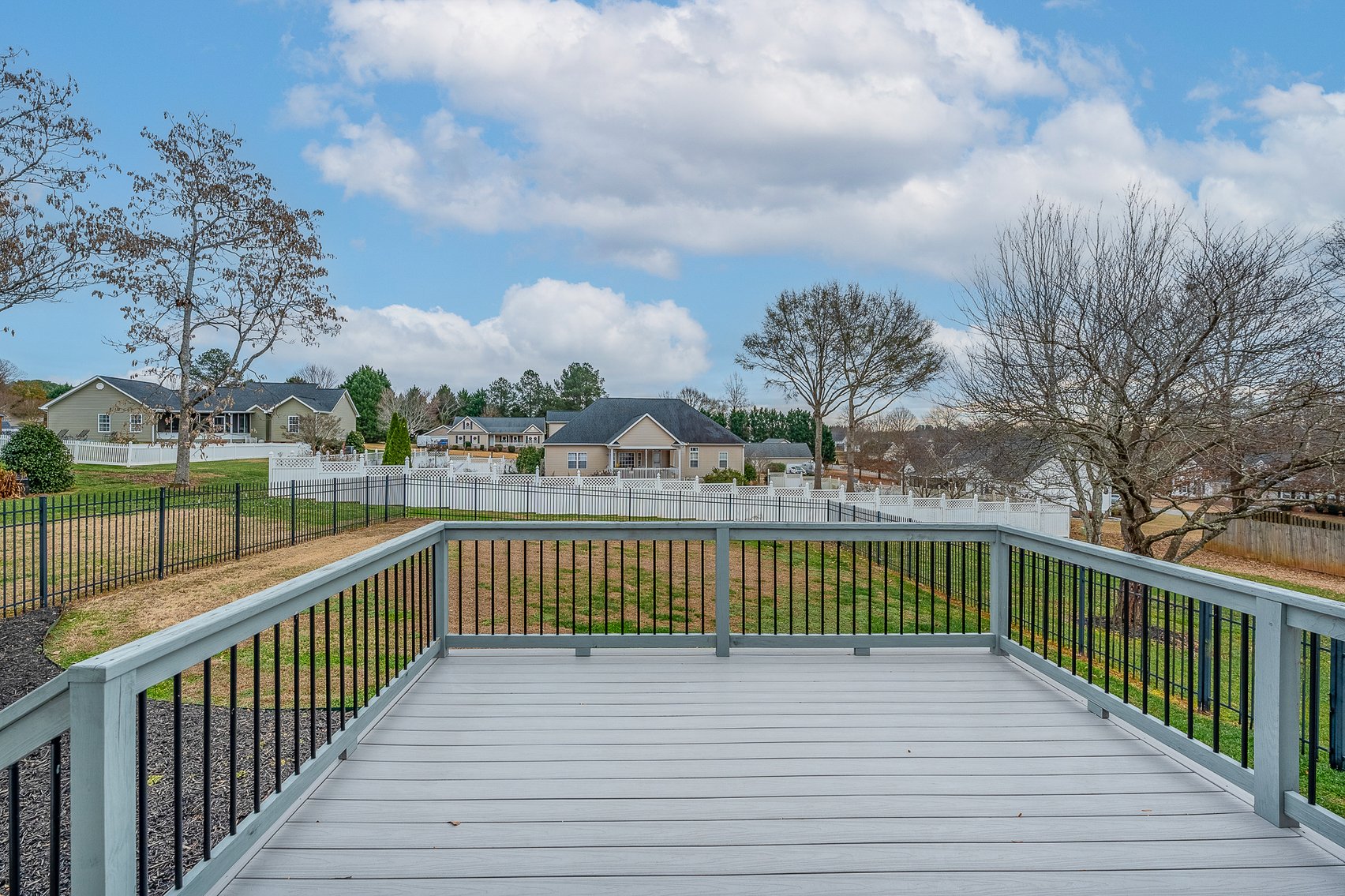 Image for 26-002_Real Estate Auction: 7 Brook Laurel Lane