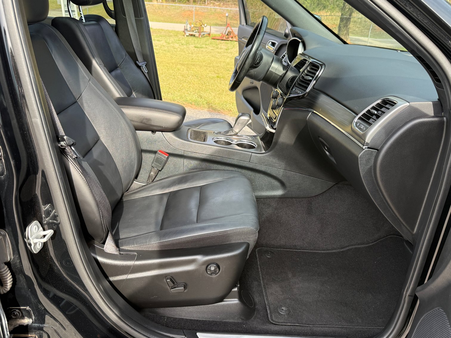 Image for 2022 Jeep Grand Cherokee Limited – Company Vehicle w/ Tow Package & Panoramic Roof