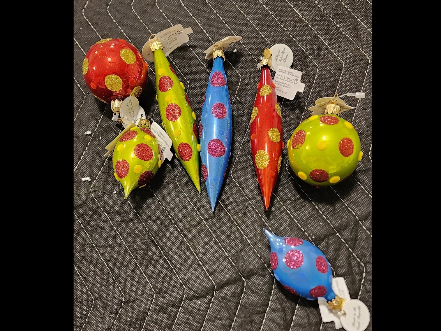 Image for Its Beginning To Look A Lot  Like Christmas Online Auction