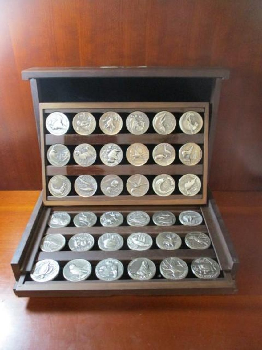 Image for Designer Purses, Jewelry and Collectibles