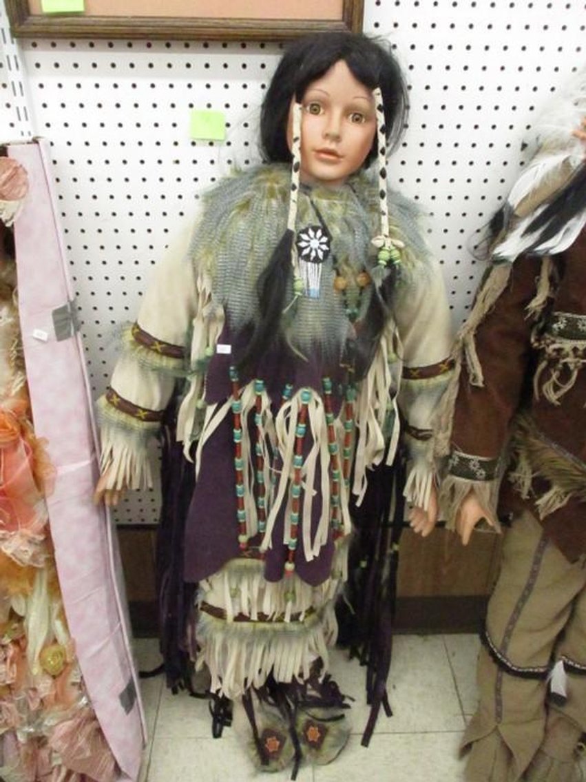 Image for Native American, Flooring, Fine Glassware, Dolls (green tag)