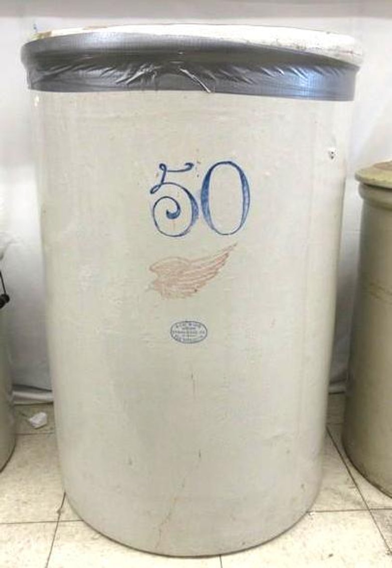 Image for Red Wing, Minnesota, Union and North Star Stoneware (gold tag)