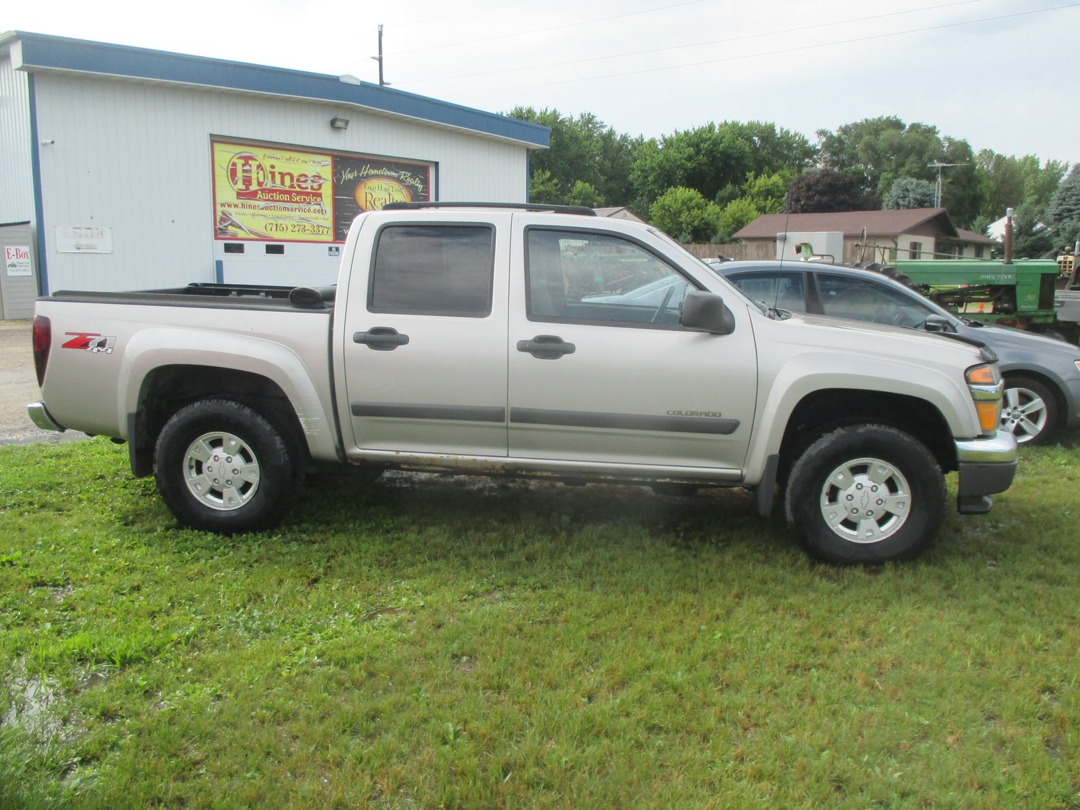 Image for 2004 Chevy Colorado Truck, Sporting, Primitives,  Antiques and Collectibles (mint green tag)