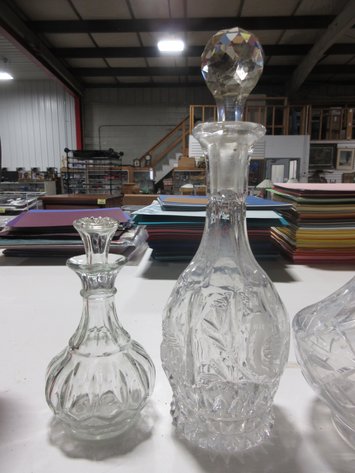 Image for (4) Clear glass and crystal decanters