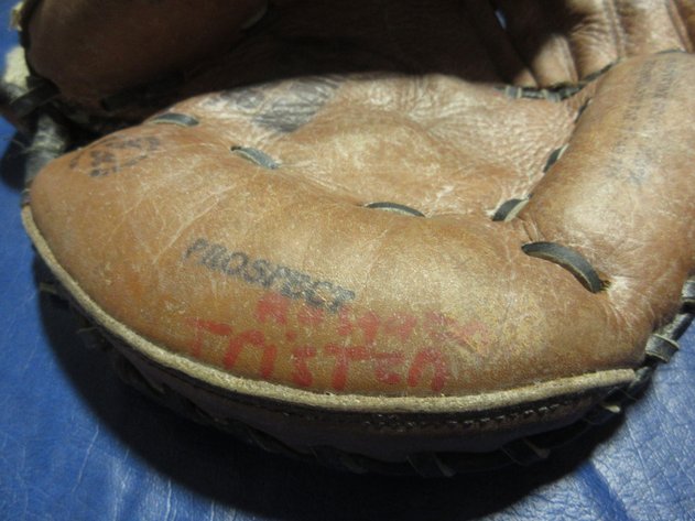 Image for Mizuno GXC104 boys baseball catcher glove