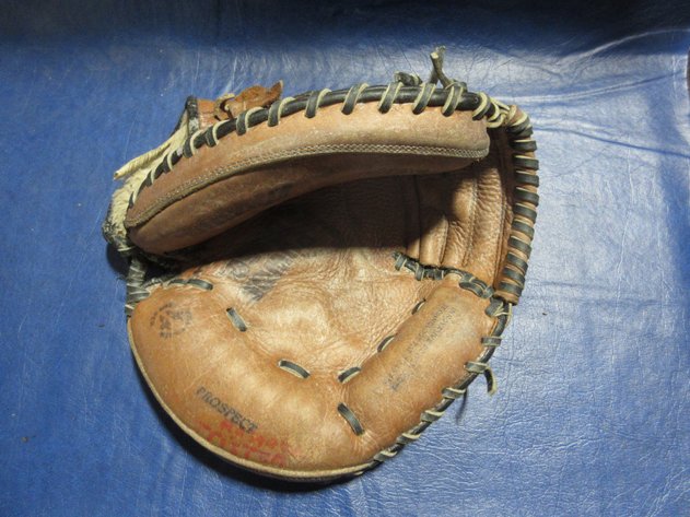 Image for Mizuno GXC104 boys baseball catcher glove