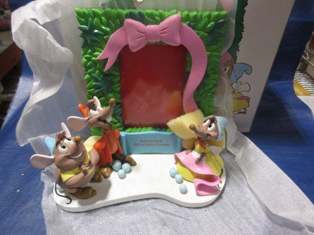 Image for Walt Disney World 1995 Cast Holiday Celebration picture frame